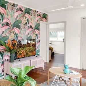 tropicana-bungalow-retro-dog-friendly-getaway.cairnshotels4all.com/